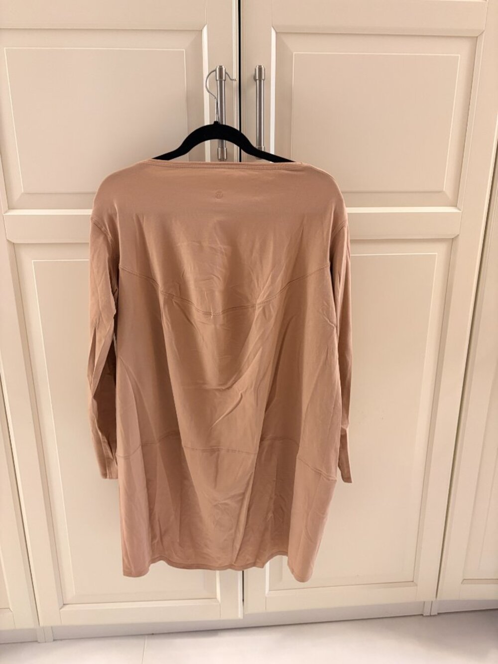 Lululemon oversized Back in Action Long Sleeve Dress, nude, sz 4 New but no tag - Picture 8 of 8